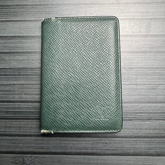 Louis Vuitton Green Taiga Card Holder - Picture 1 of 10